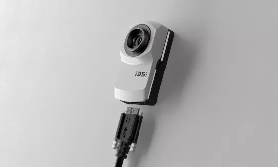 Caméra autofocus IDS uEye XC avec câble de raccordement