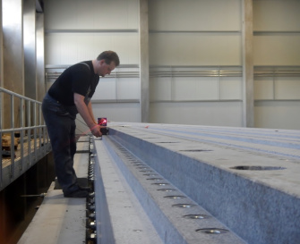 Mesure de courbures sur des composants volumineux