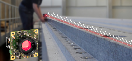 Un appareil de mesure optique de la rectitude facilite la mesure assistée par caméra des composants dans la construction de machines et d'équipements.