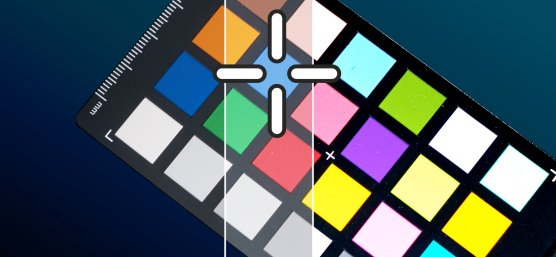 Sur une palette de couleurs, le bleu est marqué par une croix.