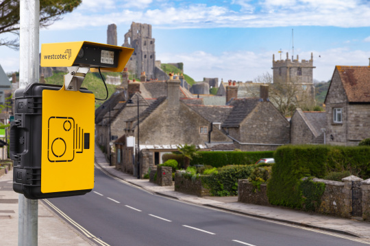 Appareil mobile Westcotec jaune avec traitement d'images pour la prévention des accidents