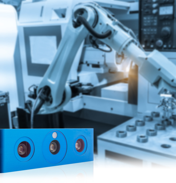 Au premier plan, une caméra Ensenso, à l'arrière-plan, un robot au travail