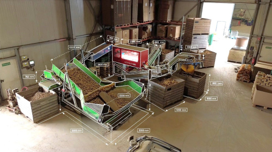 Farmsort.one s'intègre dans une ligne de tri de pommes de terre existante avec un flux de matière défini.