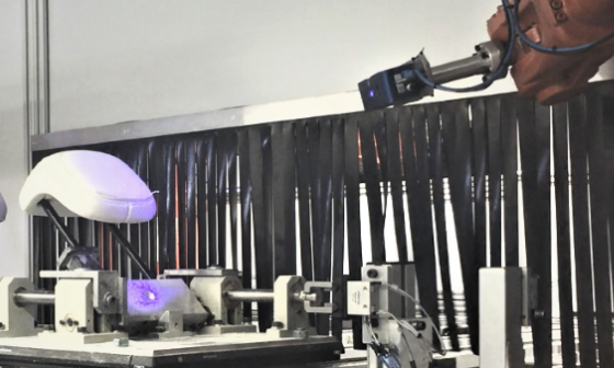 Les pièces en mousse sont contrôlées par une caméra 3D Ensenso