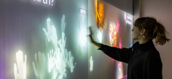 Mur multimédia interactif avec traitement d'images et visualisation des données en temps réel