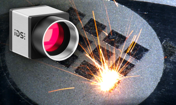La caméra industrielle IDS capture le point du faisceau laser