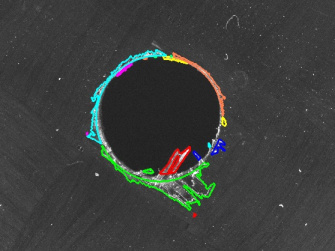 Contrôle des alésages et des arêtes d'usinage des matériaux composites fibres-plastiques