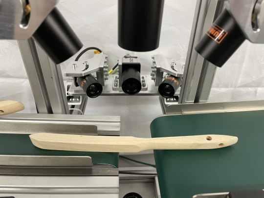 Système multi-caméras pour le contrôle de la qualité des corps en bois