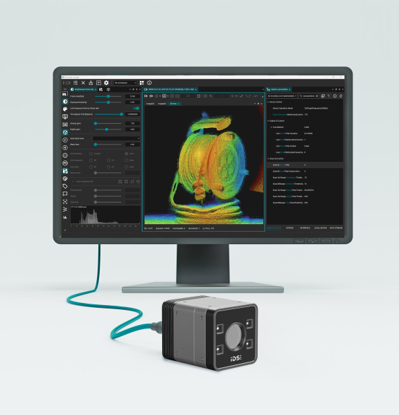 Caméra 3D devant un écran affichant un nuage de points en couleur et une interface logicielle