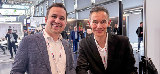 Jan Hartmann et Jean Ferré lors de la signature du contrat