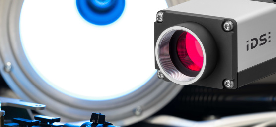 L'inspection visuelle de fin de ligne entièrement automatisée par IA permet d'effectuer des contrôles complexes