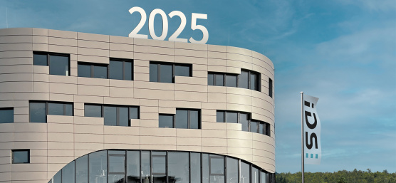 Bâtiment IDS à Obersulm (Allemagne) avec le drapeau IDS et l'année 2025.