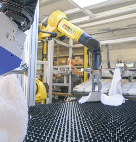La robotique intelligente pour les blanchisseries comble les lacunes de l'automatisation