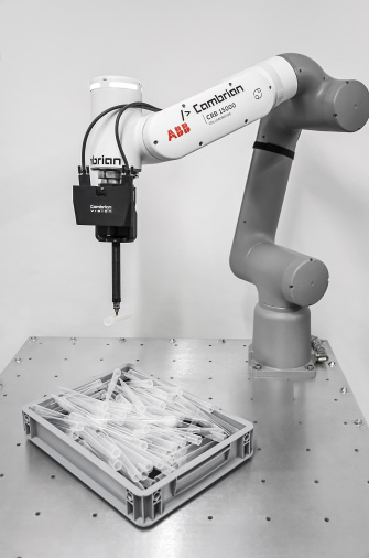 Processeur puissant pour le contrôle des modèles d'IA de reconnaissance des pièces et la communication avec le robot