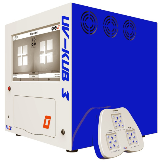 UV-KUB3 : ce sont deux caméras-carte fabriquées par IDS, qui permettent un alignement des repères de position avec une précision < 2 μm.