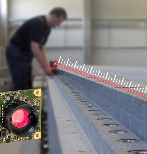 Un appareil de mesure optique de la rectitude facilite la mesure assistée par caméra des composants dans la construction de machines et d'équipements.