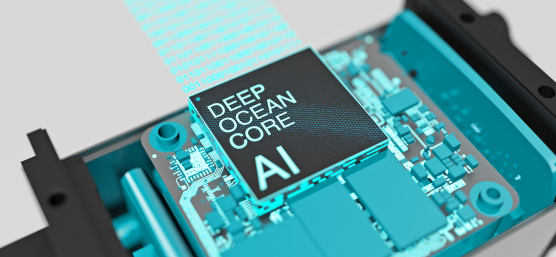 Sur la platine se trouve une puce sur laquelle est inscrit DEEP OCEAN CORE AI.