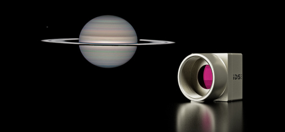 Caméra industrielle uEye XCP avec exposition télescopique de Saturne en arrière-plan