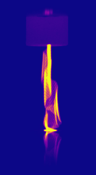 Décharge luminescente dans un plasma présentant un trajet de décharge structuré en spirale