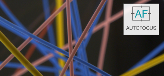 Fils de différentes couleurs avec autofocus en haut à droite